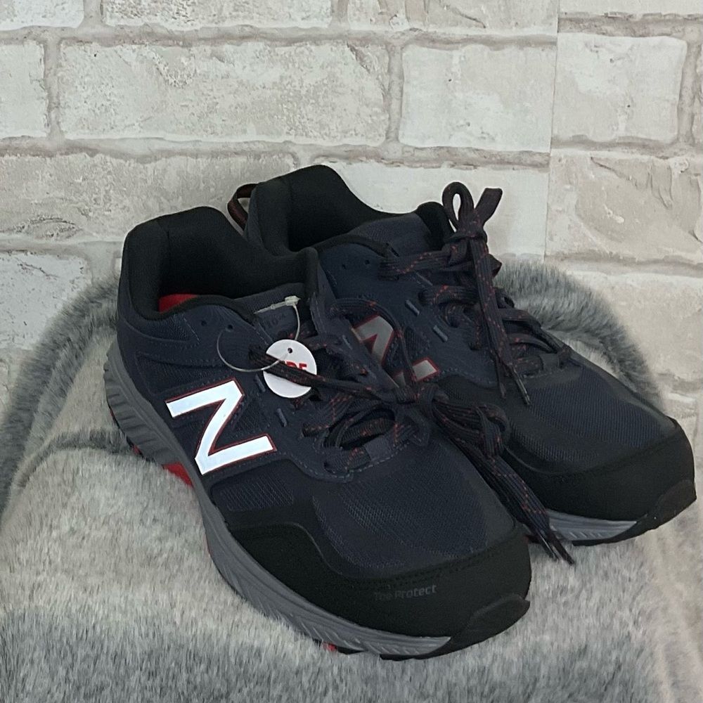 NWT New Balance Trail Running Sneakers Size 7